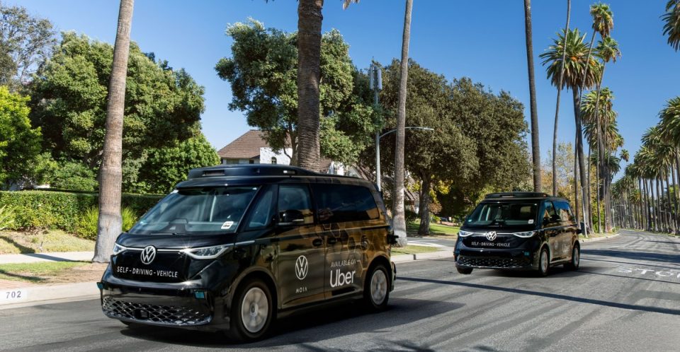 vw-will-deploy-‘thousands’-of-robotaxis-on-uber’s-platform-in-the-us