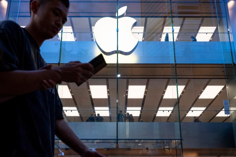 apple-notifies-new-victims-of-spyware-attacks-across-the-world-|-techcrunch