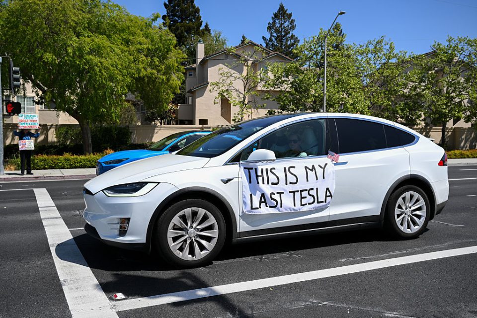 tesla’s-board-reportedly-sought-a-successor-while-musk-wheeled-around-washington-|-techcrunch