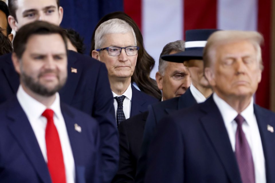 apple-ceo-tim-cook-says-tariffs-to-add-$900m-in-costs-in-q3,-but-future-uncertain-|-techcrunch