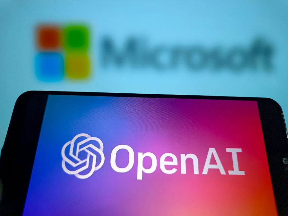 openai-expects-to-cut-share-of-revenue-it-pays-microsoft-by-2030-|-techcrunch