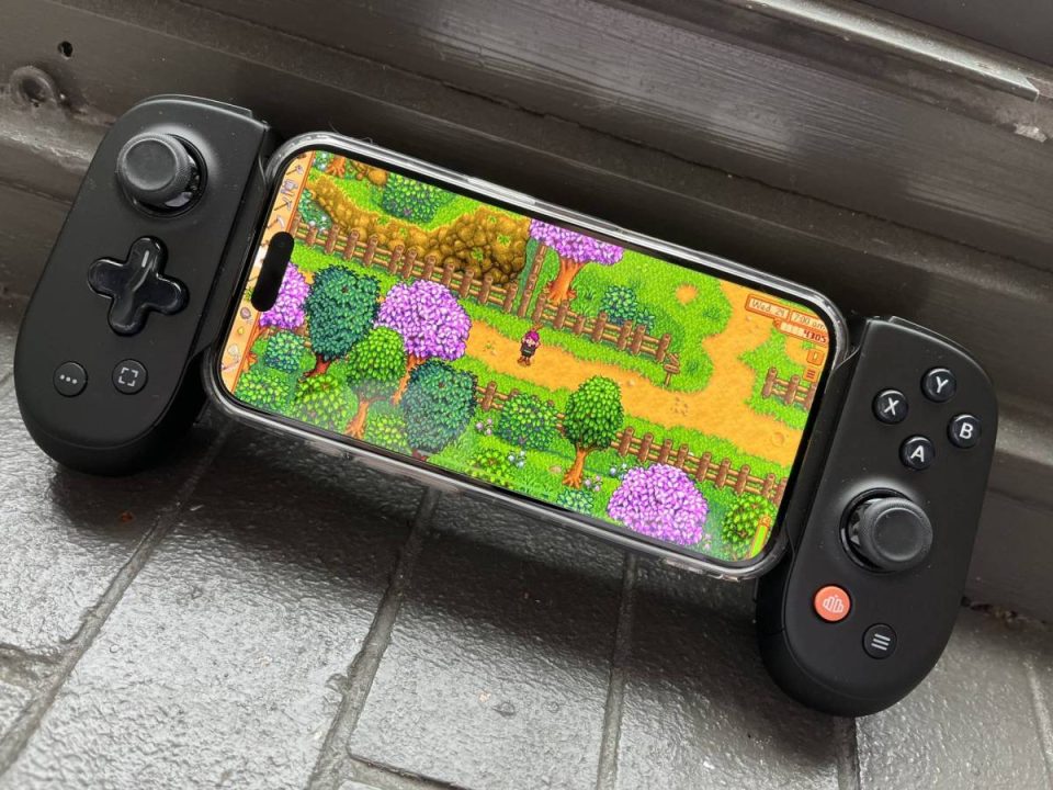 the-backbone-pro-controller-makes-mobile-gaming-worth-the-hassle-|-techcrunch