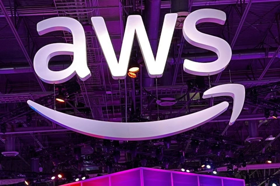 aws-enters-into-‘strategic-partnership’-with-saudi-arabia-backed-humain-|-techcrunch