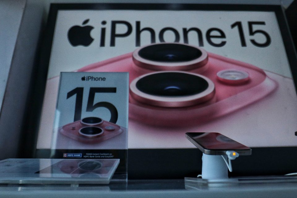 trump-tells-apple’s-ceo-to-stop-expanding-iphone-production-in-india-|-techcrunch