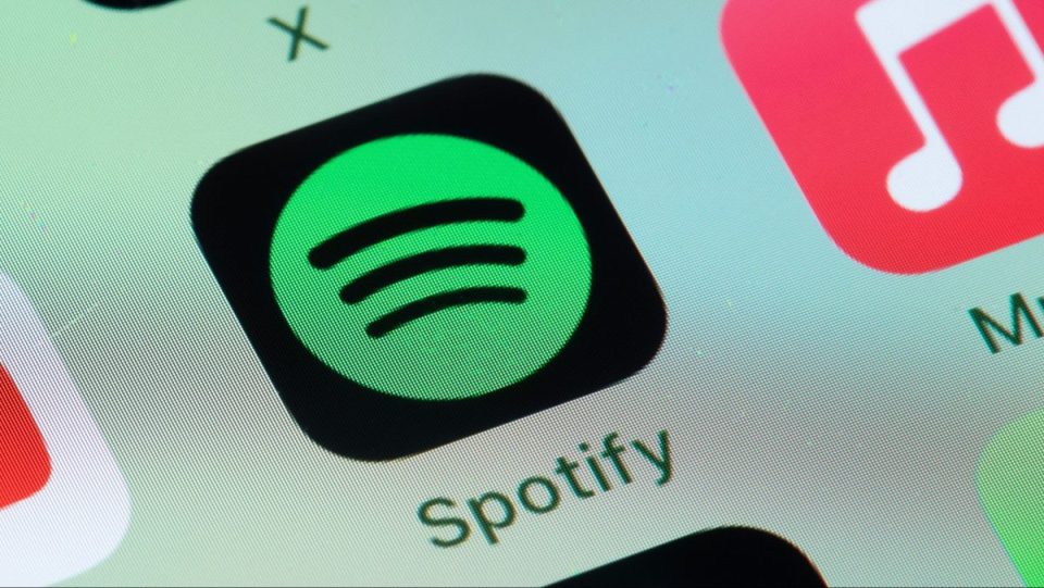 spotify-responds-to-backlash-over-public-podcast-play-counts-|-techcrunch