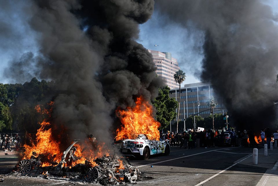 waymo-robotaxis,-lime-e-scooters-set-ablaze-during-la-protests-|-techcrunch
